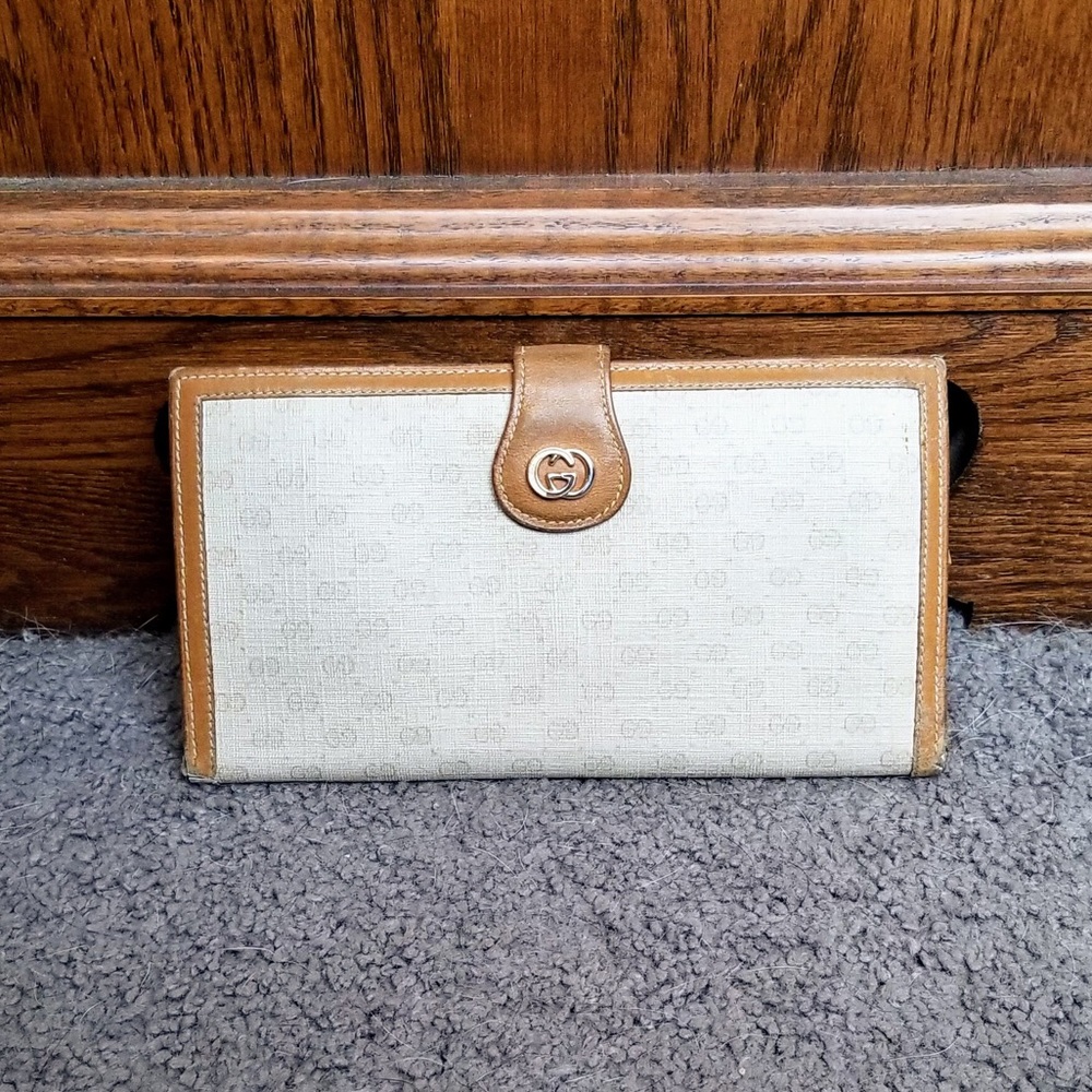 Authentic Vintage Gucci Wallet